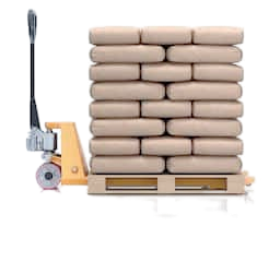 Holzpellets Sackware auf Palette auf einem Hubwagen